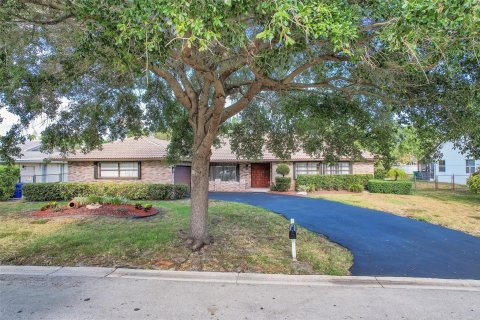 Villa ou maison à vendre à Coral Springs, Floride: 4 chambres, 257.53 m2 № 1188811 - photo 9