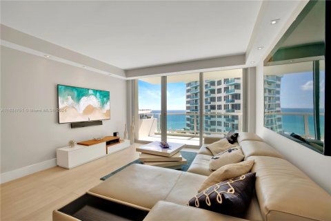 Condo in Miami Beach, Florida, 2 bedrooms  № 1271390 - photo 2