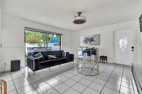 Immobilier commercial à vendre à Hallandale Beach, Floride: 309.55 m2 № 1271387 - photo 15