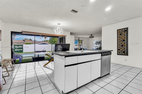 Immobilier commercial à vendre à Hallandale Beach, Floride: 309.55 m2 № 1271387 - photo 8