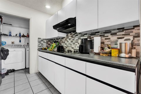 Immobilier commercial à vendre à Hallandale Beach, Floride: 309.55 m2 № 1271387 - photo 10