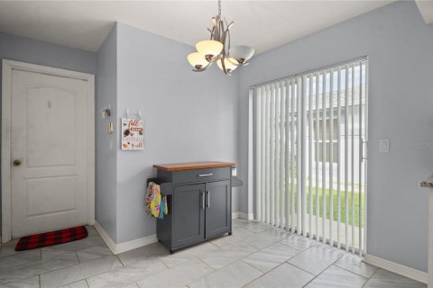 House in Orlando, Florida 2 bedrooms, 133.97 sq.m. № 1383869 - photo 5