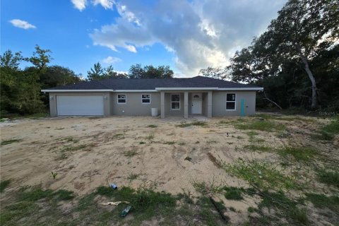 House in Ocklawaha, Florida 3 bedrooms, 129.69 sq.m. № 1383853 - photo 1