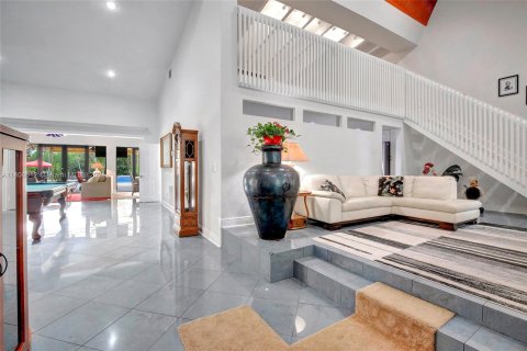 Villa ou maison à vendre à Hialeah Gardens, Floride: 5 chambres, 489.97 m2 № 599575 - photo 14