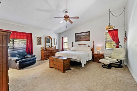 Casa en venta en Hialeah Gardens, Florida, 5 dormitorios, 489.97 m2 № 599575 - foto 7