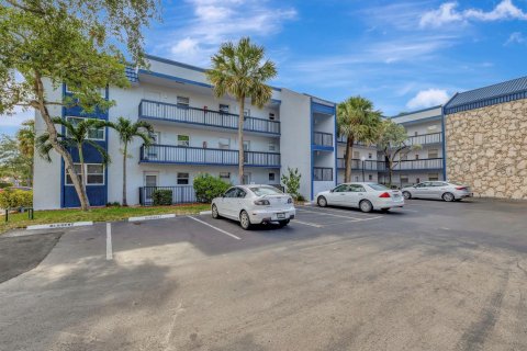 Condo in Margate, Florida, 1 bedroom  № 1208774 - photo 11