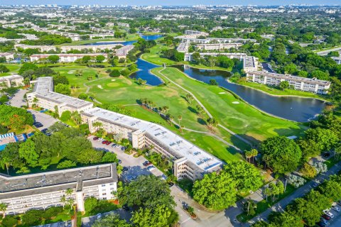 Copropriété à vendre à Coconut Creek, Floride: 2 chambres, 107.95 m2 № 1208773 - photo 19