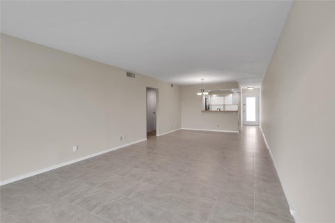 Copropriété à vendre à Coconut Creek, Floride: 2 chambres, 107.95 m2 № 1208773 - photo 24