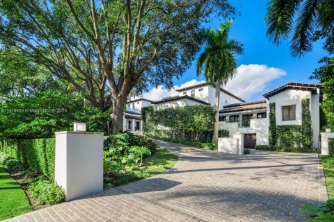 Villa ou maison à vendre à Coral Gables, Floride: 6 chambres, 1221.39 m2 № 612454 - photo 2