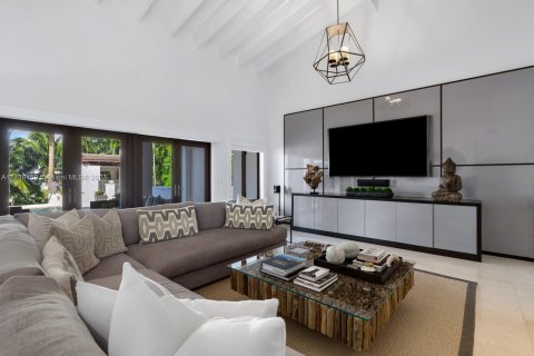 Casa en venta en Coral Gables, Florida, 6 dormitorios, 1221.39 m2 № 612454 - foto 16
