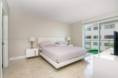 Condo in Miami Beach, Florida, 2 bedrooms  № 611877 - photo 19