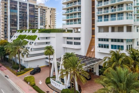 Condo in Miami Beach, Florida, 2 bedrooms  № 611877 - photo 8