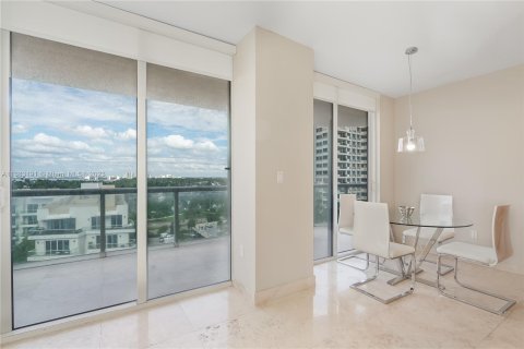 Condo in Miami Beach, Florida, 2 bedrooms  № 611877 - photo 4