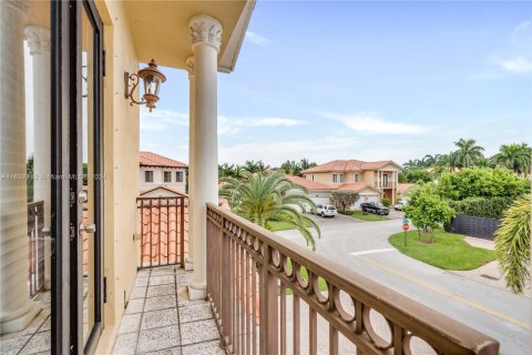 Villa ou maison à vendre à Cutler Bay, Floride: 5 chambres, 438.22 m2 № 1292978 - photo 10