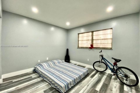 Condo in Hialeah, Florida, 2 bedrooms  № 1293012 - photo 8