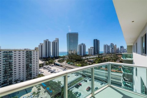 Condo in Sunny Isles Beach, Florida, 1 bedroom  № 1102428 - photo 2