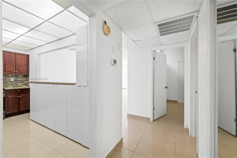 Copropriété à vendre à Sunny Isles Beach, Floride: 1 chambre, 93.37 m2 № 1102428 - photo 5