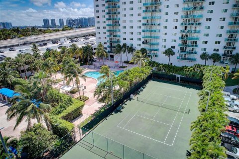 Condominio en venta en Sunny Isles Beach, Florida, 1 dormitorio, 93.37 m2 № 1102428 - foto 28