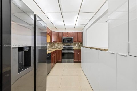 Copropriété à vendre à Sunny Isles Beach, Floride: 1 chambre, 93.37 m2 № 1102428 - photo 6