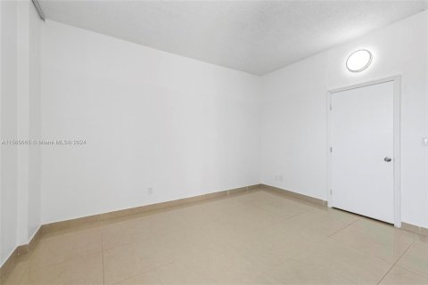 Copropriété à vendre à Sunny Isles Beach, Floride: 1 chambre, 93.37 m2 № 1102428 - photo 15