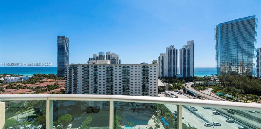 Condo à Sunny Isles Beach, Floride, 1 chambre  № 1102428