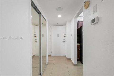 Copropriété à vendre à Sunny Isles Beach, Floride: 1 chambre, 93.37 m2 № 1102428 - photo 4