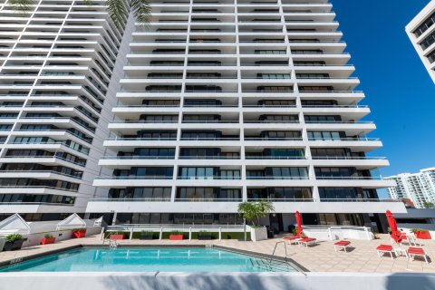 Condominio en venta en West Palm Beach, Florida, 2 dormitorios, 179.02 m2 № 747994 - foto 29