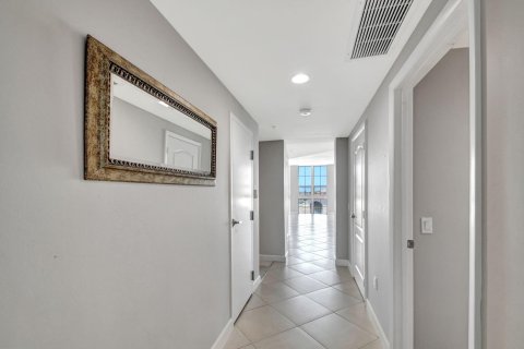 Condo in West Palm Beach, Florida, 3 bedrooms  № 1121083 - photo 22