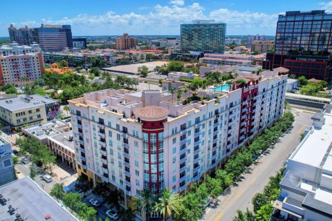 Condo in West Palm Beach, Florida, 3 bedrooms  № 1121083 - photo 1