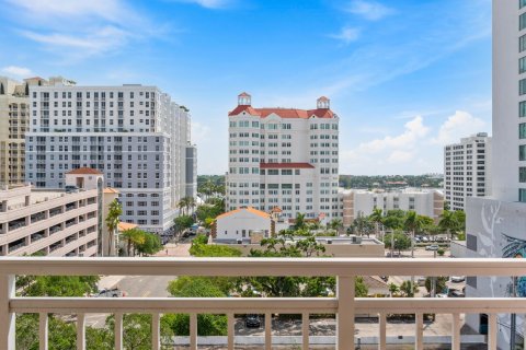 Condo in West Palm Beach, Florida, 3 bedrooms  № 1121083 - photo 19