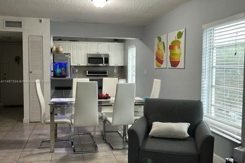 Condominio en venta en Hialeah, Florida, 3 dormitorios, 116.13 m2 № 877973 - foto 11