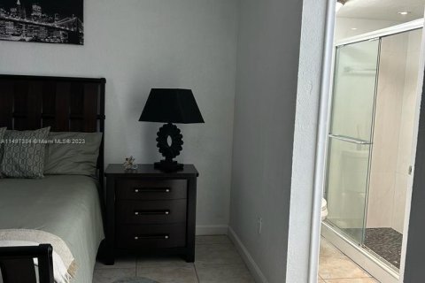 Condominio en venta en Hialeah, Florida, 3 dormitorios, 116.13 m2 № 877973 - foto 16