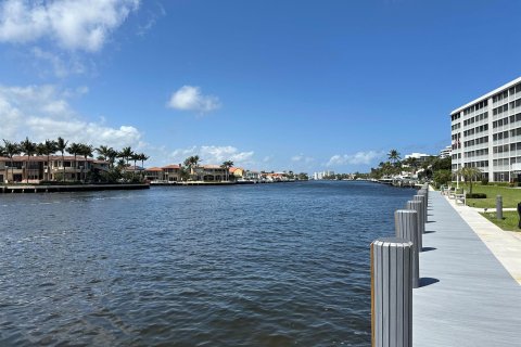 Condo in Highland Beach, Florida, 2 bedrooms  № 1116979 - photo 24