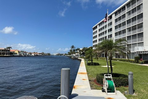 Condo in Highland Beach, Florida, 2 bedrooms  № 1116979 - photo 27