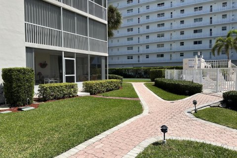 Condo in Highland Beach, Florida, 2 bedrooms  № 1116979 - photo 18