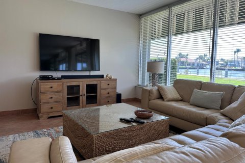 Condo in Highland Beach, Florida, 2 bedrooms  № 1116979 - photo 2