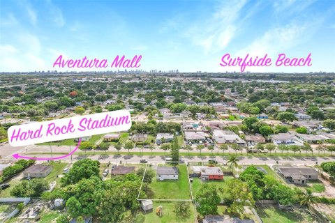 Casa en venta en Miami Gardens, Florida, 3 dormitorios, 80.27 m2 № 1232666 - foto 4