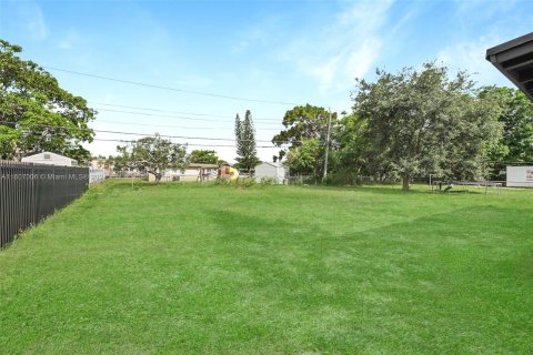 Casa en venta en Miami Gardens, Florida, 3 dormitorios, 80.27 m2 № 1232666 - foto 6