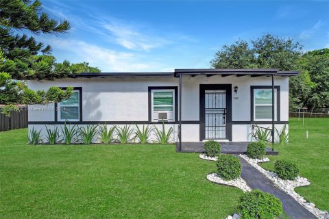 Casa en venta en Miami Gardens, Florida, 3 dormitorios, 80.27 m2 № 1232666 - foto 16