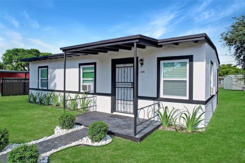 Casa en venta en Miami Gardens, Florida, 3 dormitorios, 80.27 m2 № 1232666 - foto 17