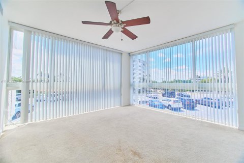 Condo in Fort Lauderdale, Florida, 2 bedrooms  № 1232695 - photo 15