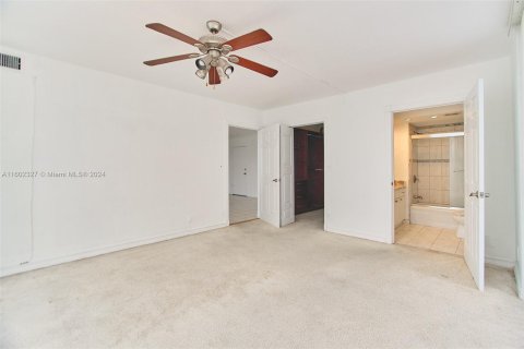 Condo in Fort Lauderdale, Florida, 2 bedrooms  № 1232695 - photo 10