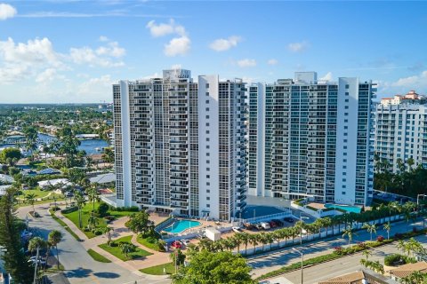 Condo in Fort Lauderdale, Florida, 2 bedrooms  № 1232695 - photo 2