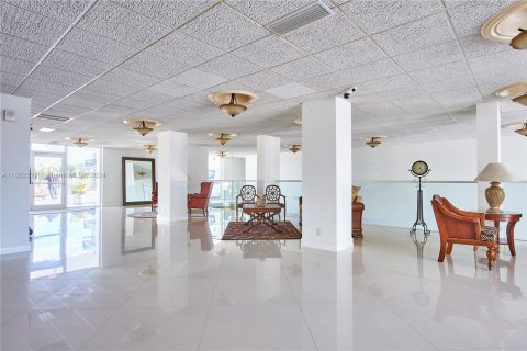 Condo in Fort Lauderdale, Florida, 2 bedrooms  № 1232695 - photo 4