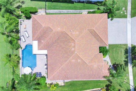 Villa ou maison à vendre à Kissimmee, Floride: 4 chambres, 239.5 m2 № 1325091 - photo 4