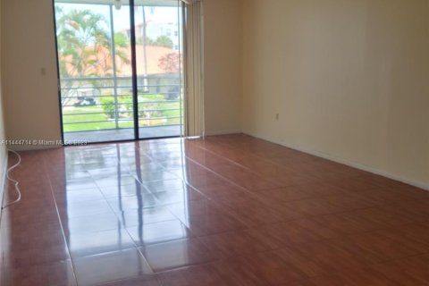 Condominio en venta en North Lauderdale, Florida, 1 dormitorio, 77.11 m2 № 887430 - foto 11