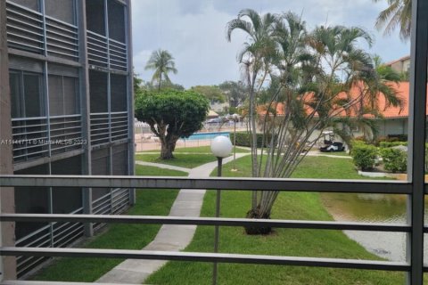 Condominio en venta en North Lauderdale, Florida, 1 dormitorio, 77.11 m2 № 887430 - foto 12