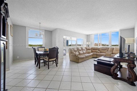 Condominio en venta en Hollywood, Florida, 2 dormitorios, 119.29 m2 № 1305928 - foto 9