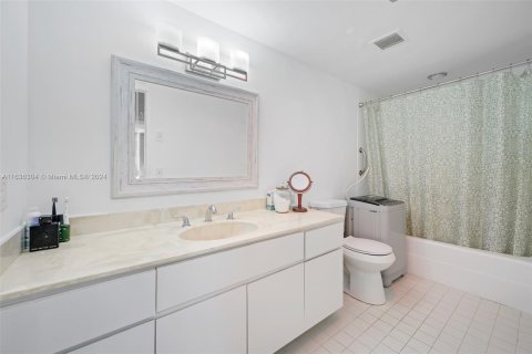 Condominio en venta en Hollywood, Florida, 2 dormitorios, 119.29 m2 № 1305928 - foto 15