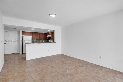 Condo in Miami, Florida, 1 bedroom  № 1378879 - photo 4